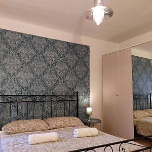 Camera con letto king size