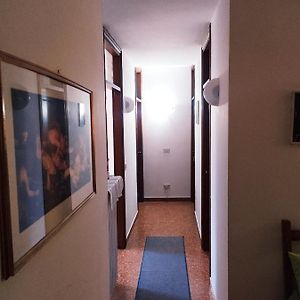 Camera con letto king size
